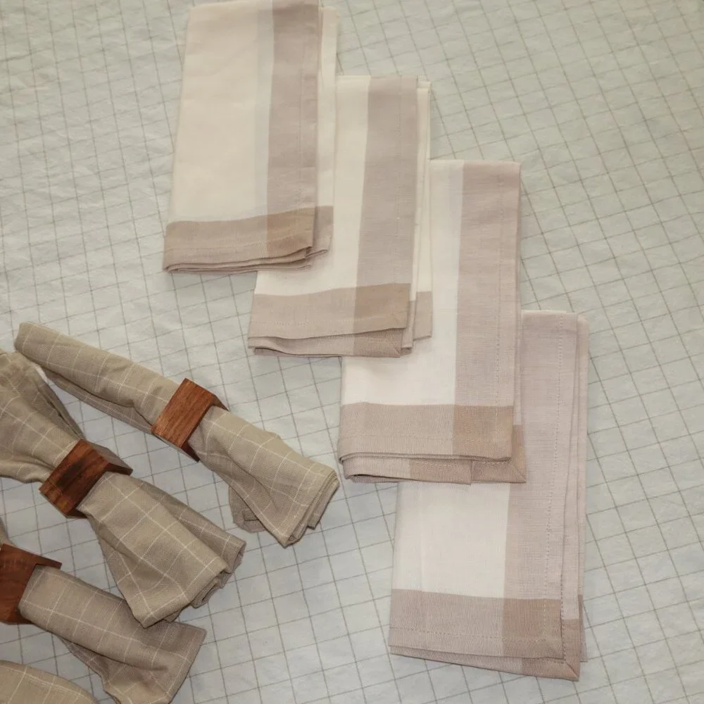 Martha Stewart Round Tablecloth + 8 Cloth Napkins + 4 Wooden Napkin Holders